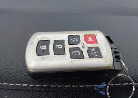 2019 Toyota Sienna Limited 7 Passenger/Limited Premium 7 Passenger/Xle 7 Passenger/Xle Premium 7 Passenger из США, поврежденный, VIN 5TDDZ3DC8KS224999